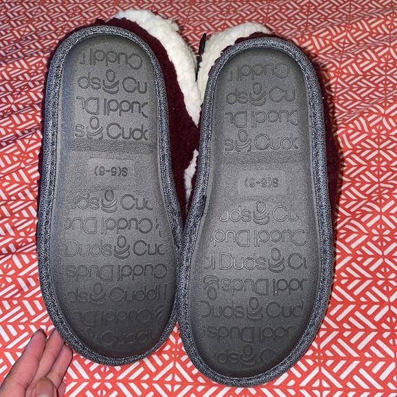 NEW!! Cuddle Duds comfortable house shoes - Picture 5 of 8